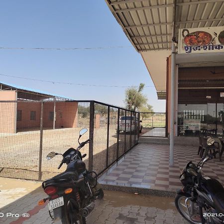 Hotel Purnima Palace Fatehpur  Экстерьер фото